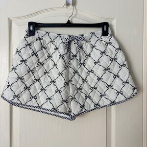 Peach Love California Boutique Quilted Bow Print Lounge black & white Shorts, L